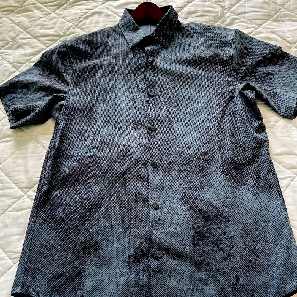 Lululemon Large Slim Fit Button Down Short Sleeve